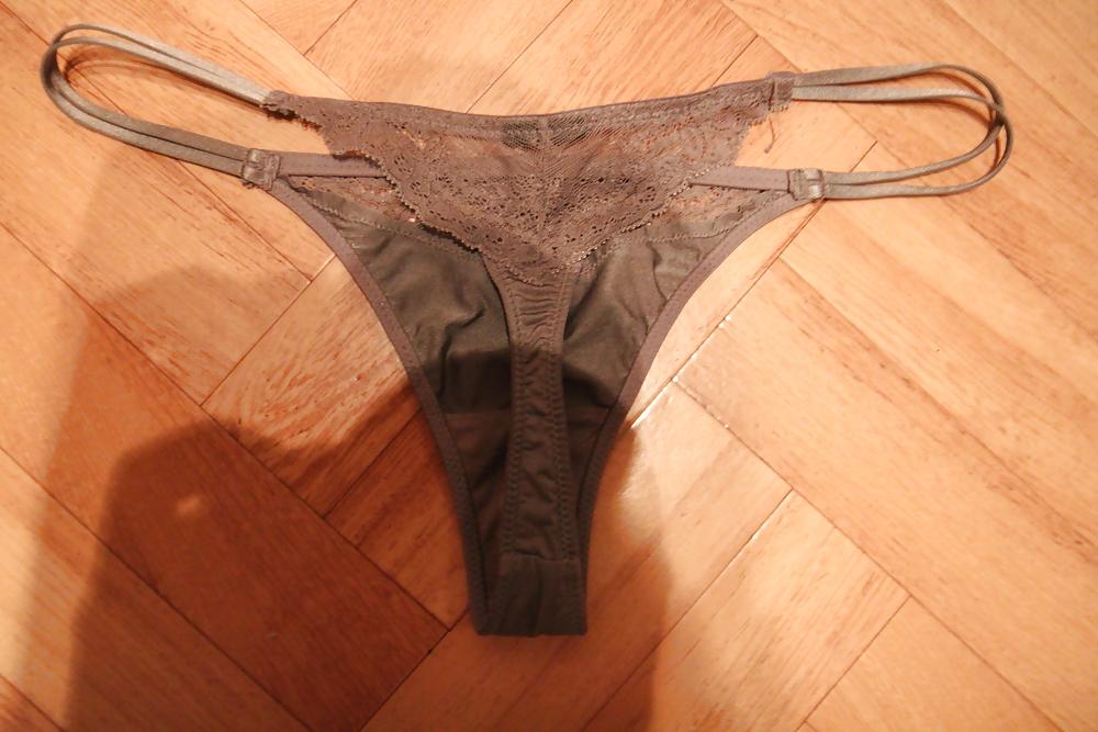 18P Thong of Sister