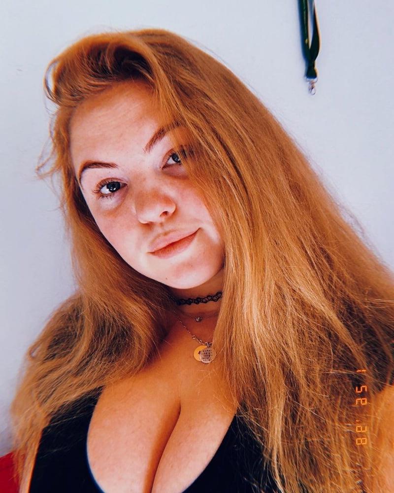 25P Huge tits TikTok Thot