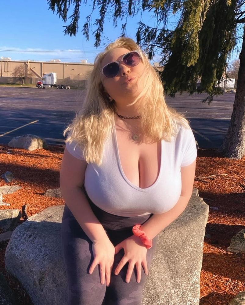 25P Huge tits TikTok Thot