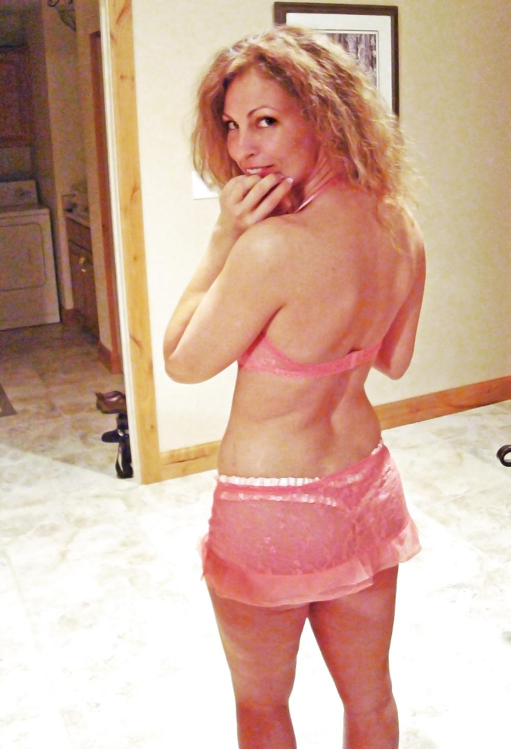 25P The Best of Naked Wife Julie