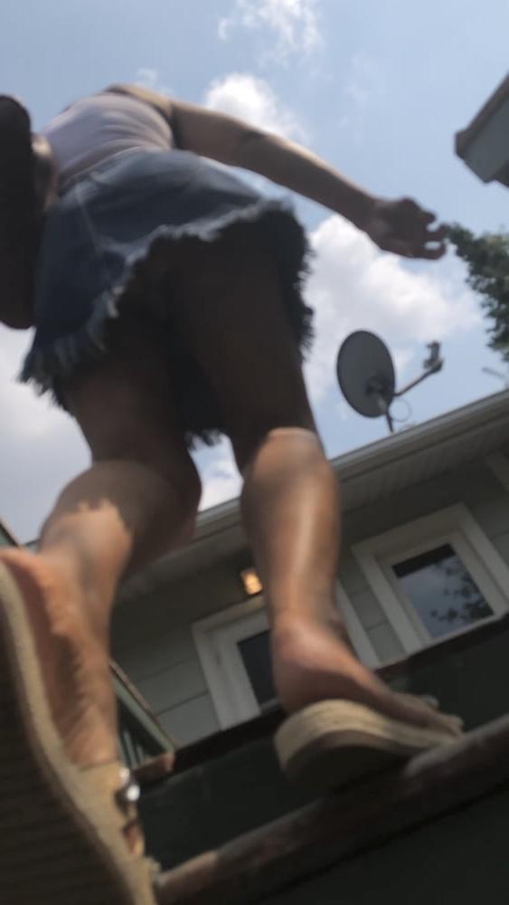 15P Upskirt milf jean skirt