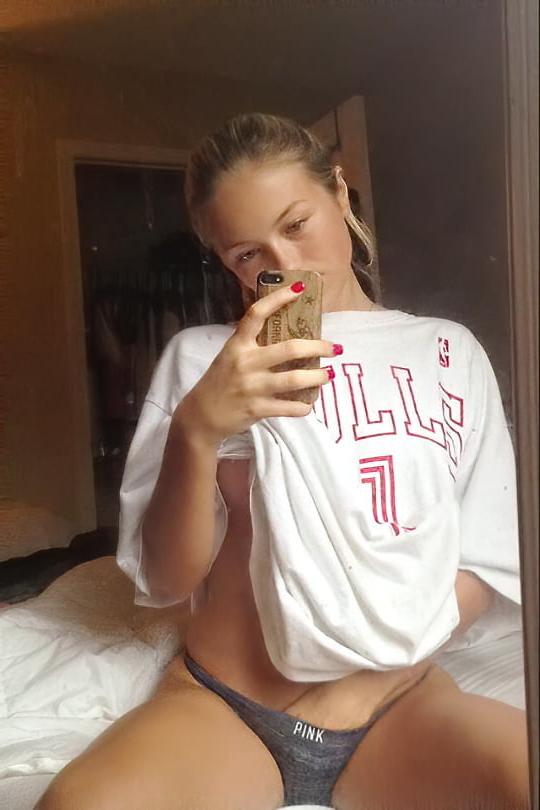 25P This slim blonde is fucking hot