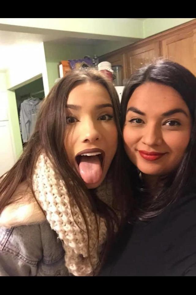 25P I can't resist a long tongue slut