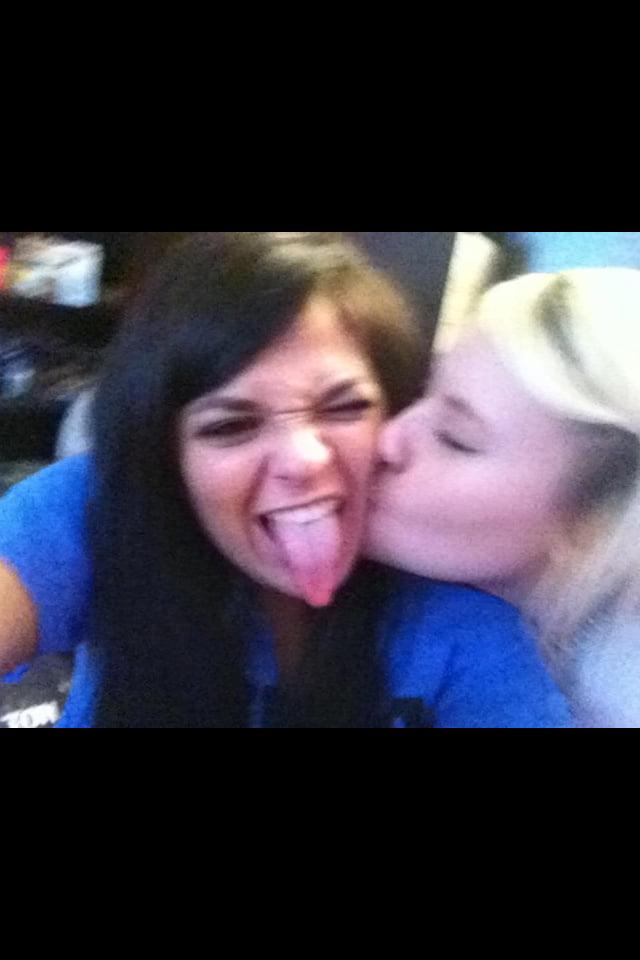 25P I can't resist a long tongue slut