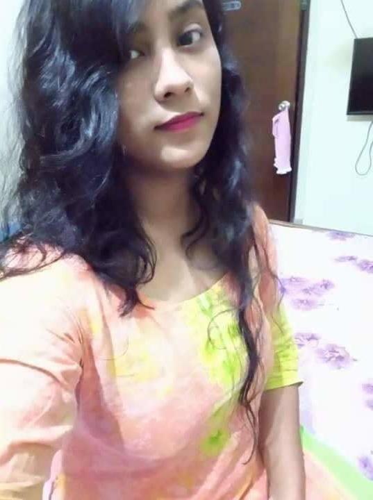 25P Huge Boob Bangladeshi Girl Leaked Nude Pic