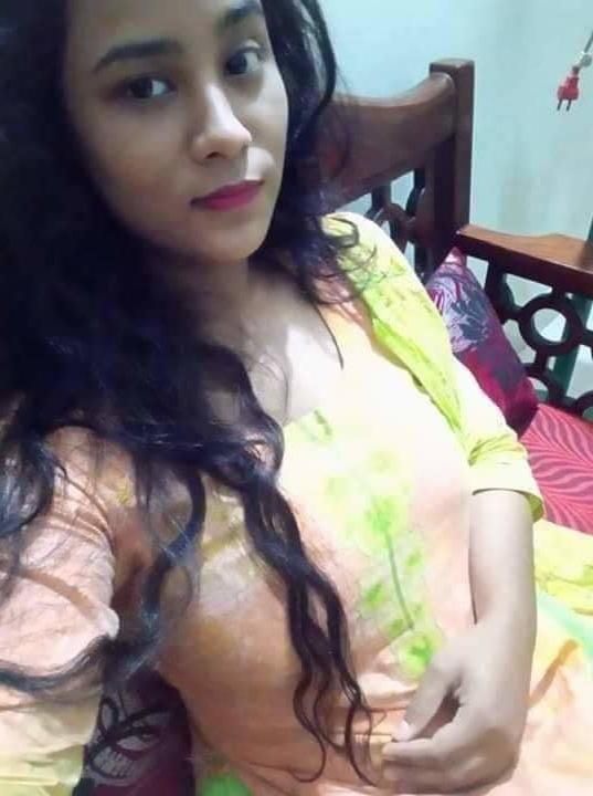 25P Huge Boob Bangladeshi Girl Leaked Nude Pic