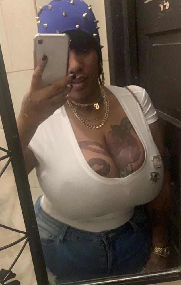 9P huge tits
