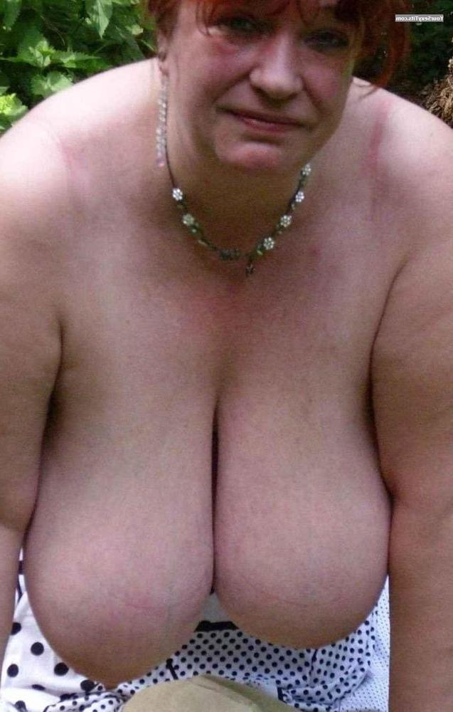 25P Mature bbw huge boobs bagging for the hurricane