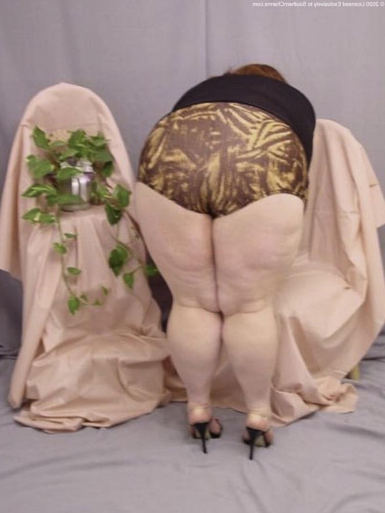 25P Ssbbw huge panties trobing desire