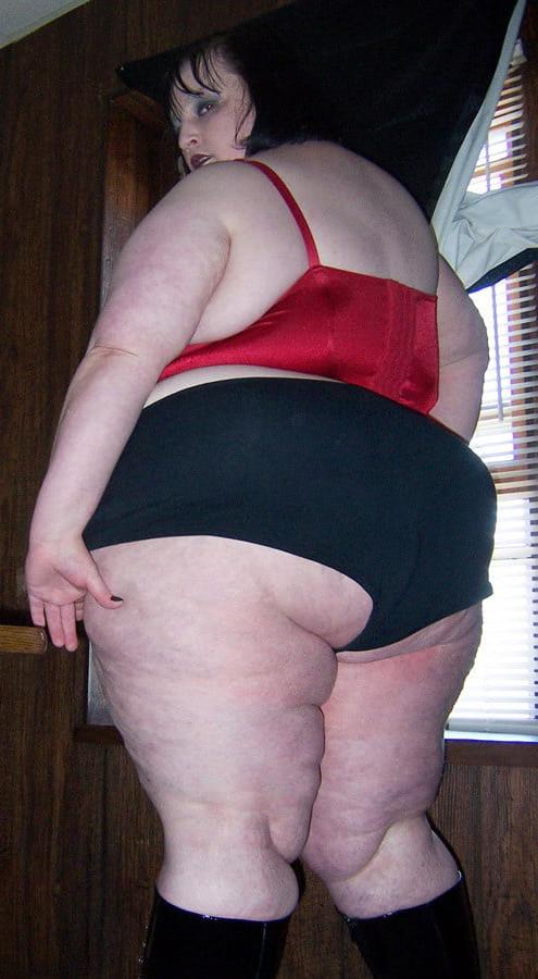25P Ssbbw huge panties trobing desire