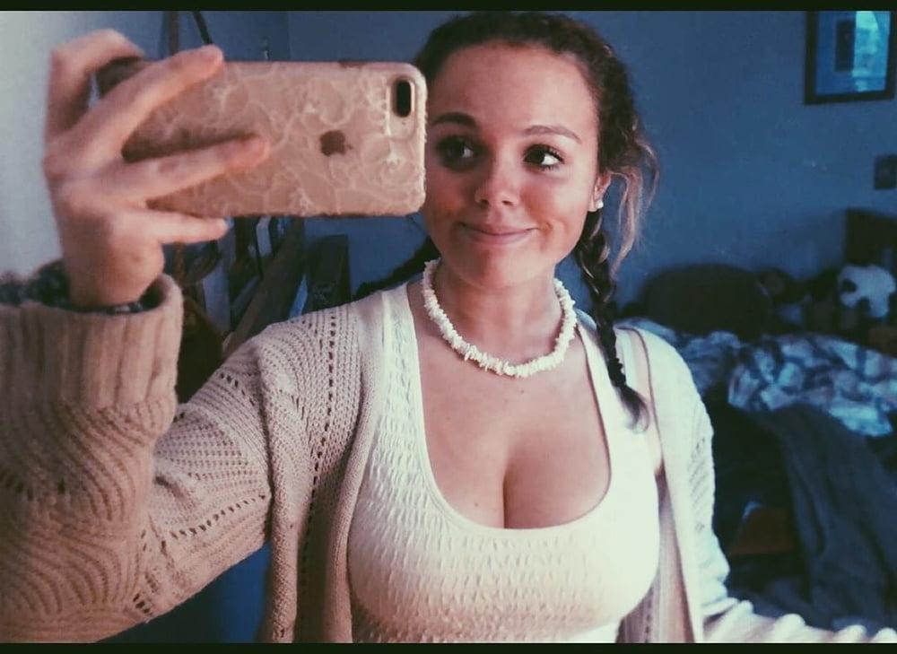25P Beautiful babe and her huge knockers