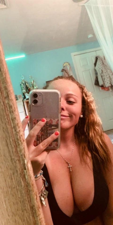 25P Beautiful babe and her huge knockers