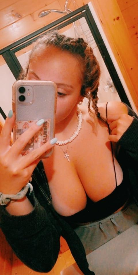 25P Beautiful babe and her huge knockers