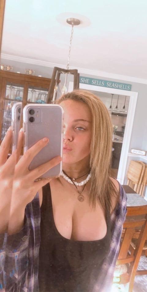 25P Beautiful babe and her huge knockers