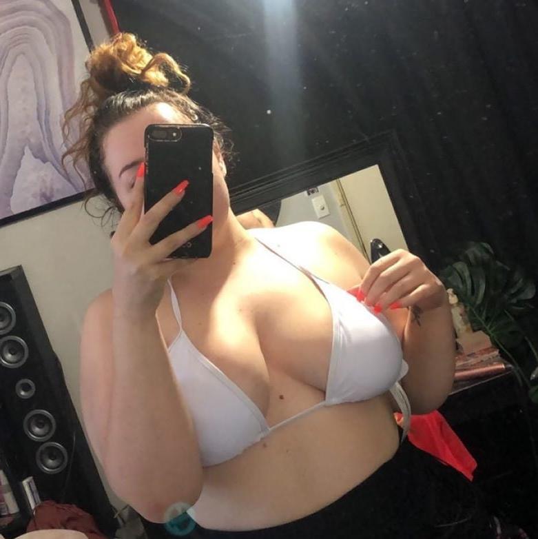 9P Huge tits