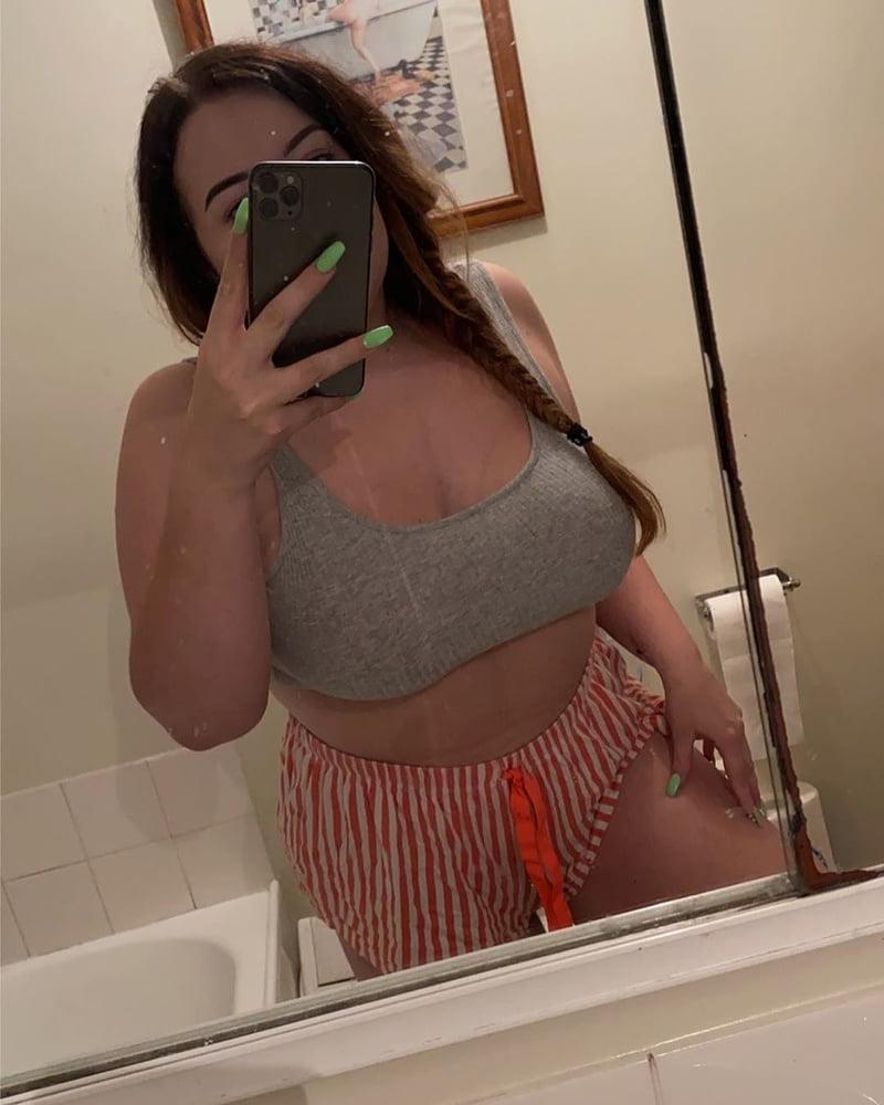 9P Huge tits