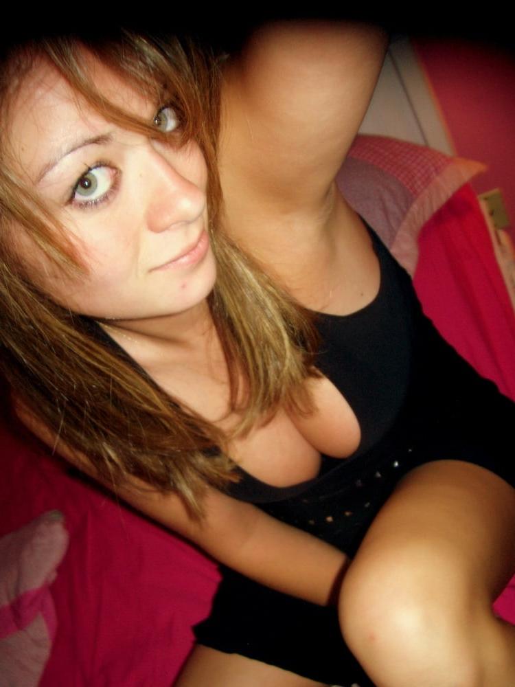 25P Teen with huge tits !