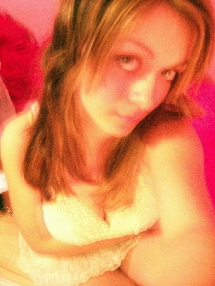 25P Teen with huge tits !