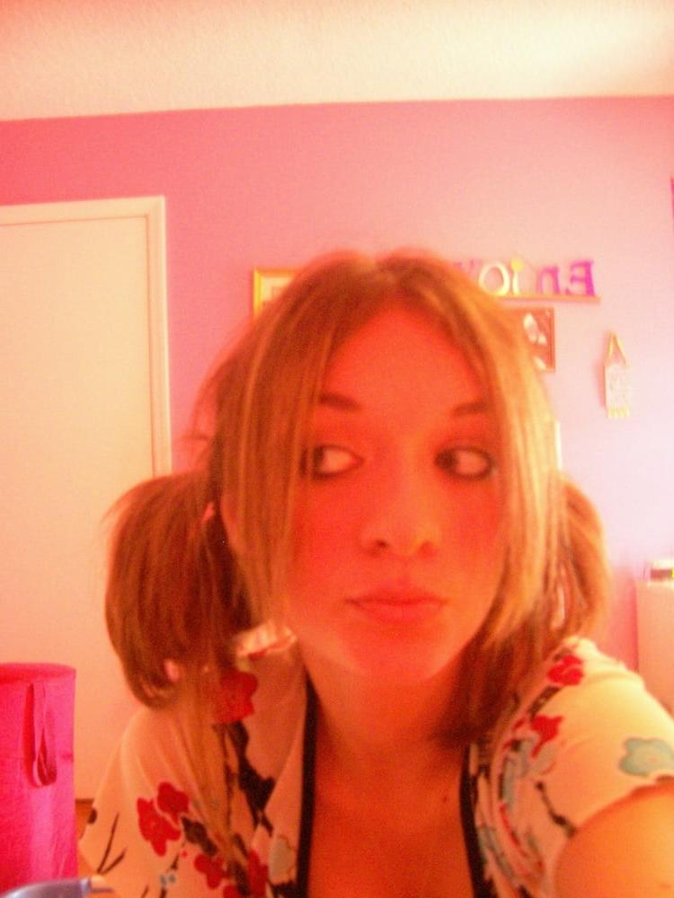 25P Teen with huge tits !