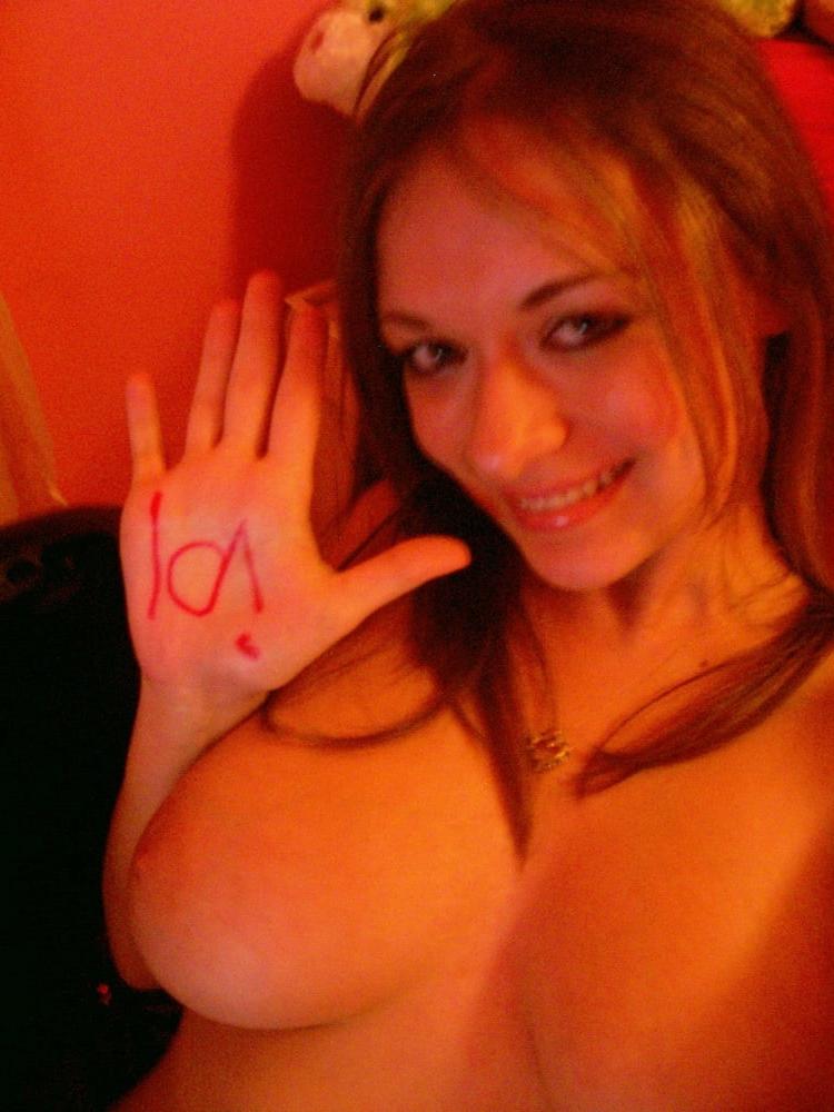 25P Teen with huge tits !