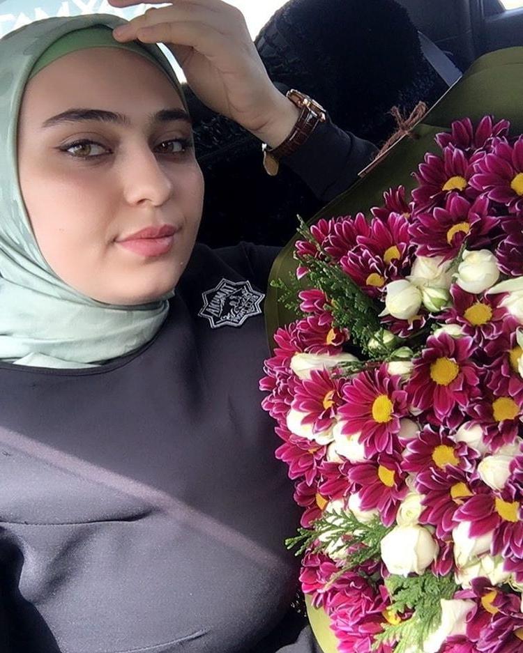 25P Turkish Muslim Mature Hijab - HUGE BOOBS Milf (NON-Porn)