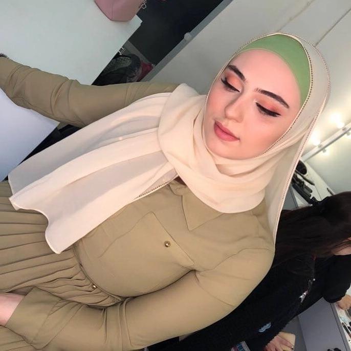 25P Turkish Muslim Mature Hijab - HUGE BOOBS Milf (NON-Porn)
