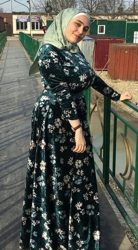 25P Turkish Muslim Mature Hijab - HUGE BOOBS Milf (NON-Porn)