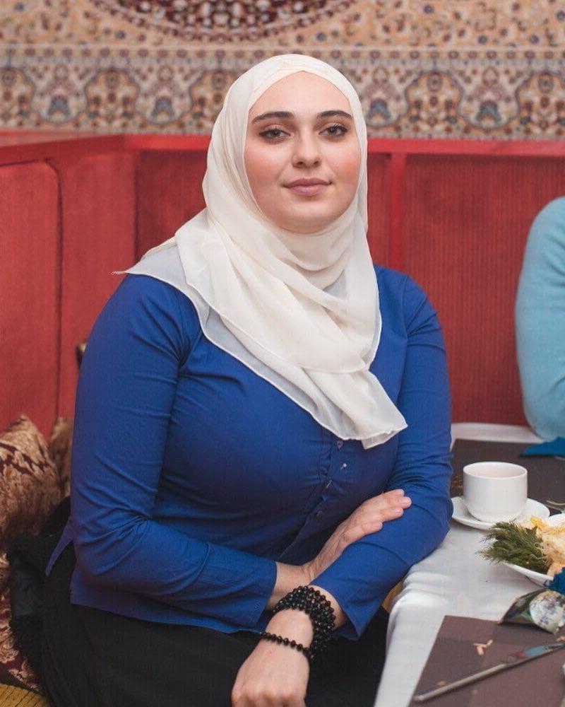 25P Turkish Muslim Mature Hijab - HUGE BOOBS Milf (NON-Porn)