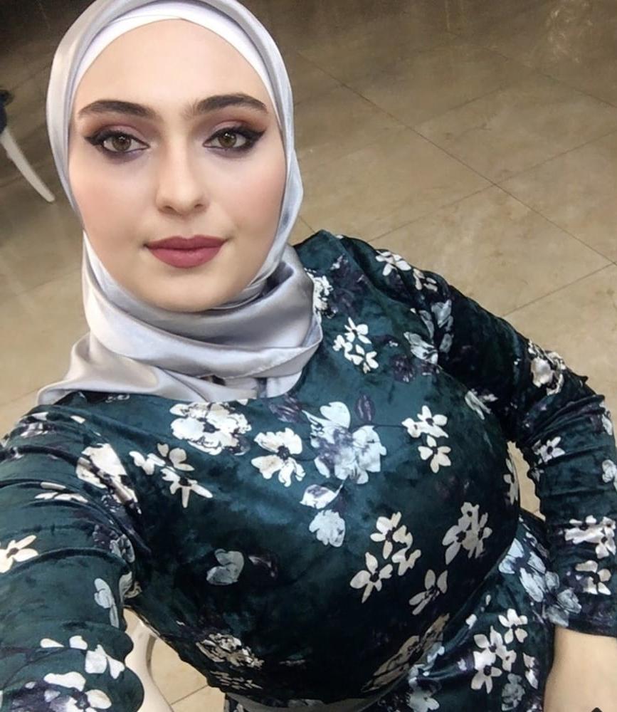 25P Turkish Muslim Mature Hijab - HUGE BOOBS Milf (NON-Porn)