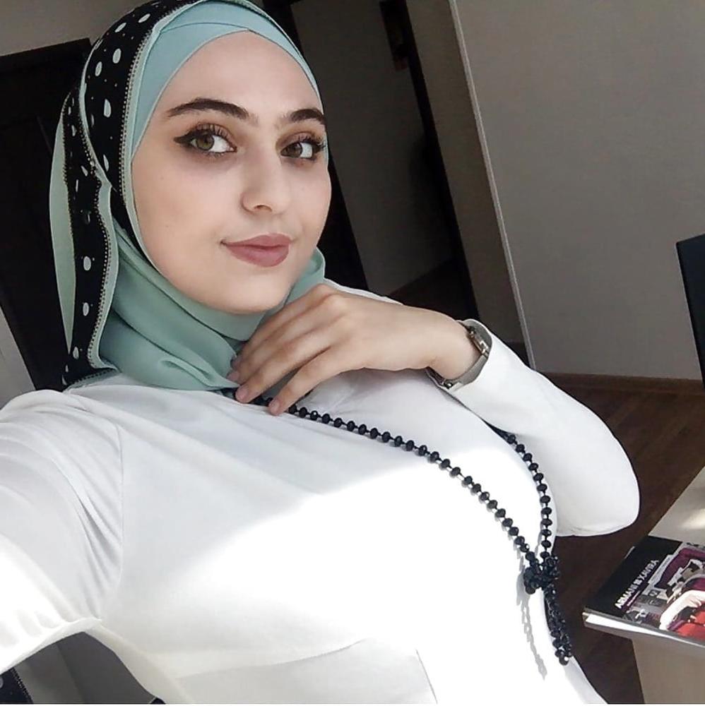 25P Turkish Muslim Mature Hijab - HUGE BOOBS Milf (NON-Porn)