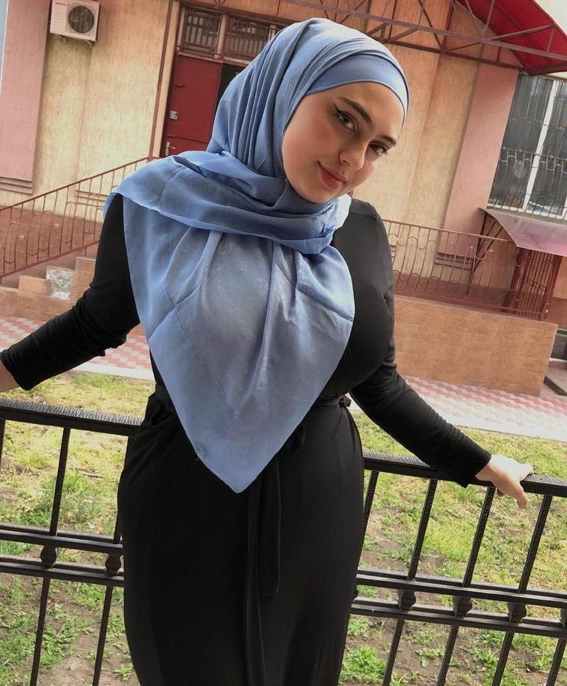 25P Turkish Muslim Mature Hijab - HUGE BOOBS Milf (NON-Porn)
