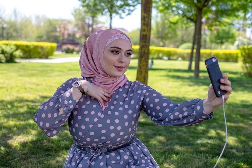 25P Turkish Muslim Mature Hijab - HUGE BOOBS Milf (NON-Porn)