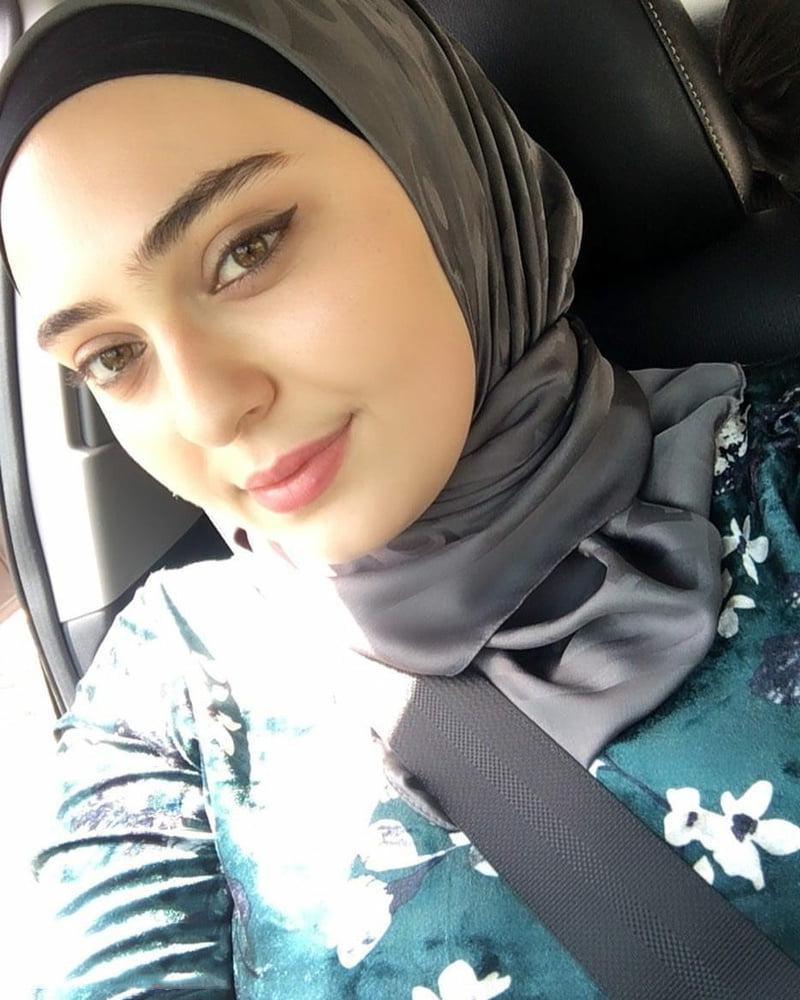 25P Turkish Muslim Mature Hijab - HUGE BOOBS Milf (NON-Porn)