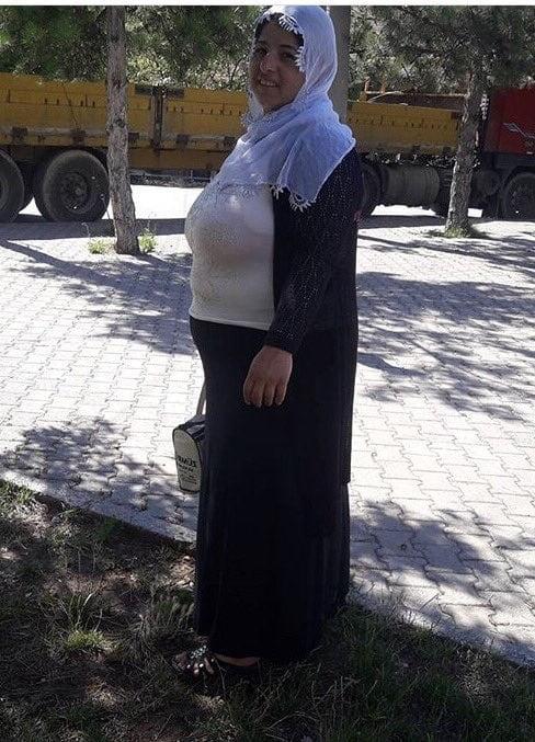 20P Turkish Muslim Mature Hijab - HUGE BOOBS Milf (NON-Porn)