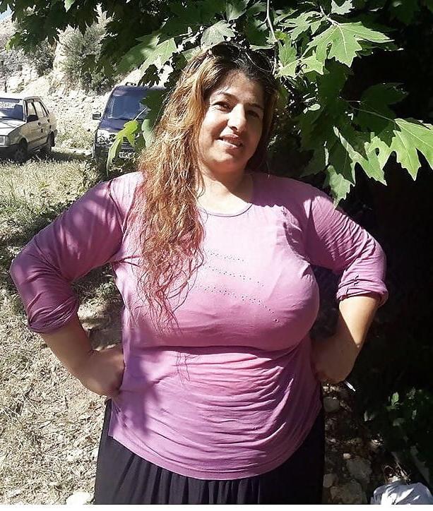 20P Turkish Muslim Mature Hijab - HUGE BOOBS Milf (NON-Porn)