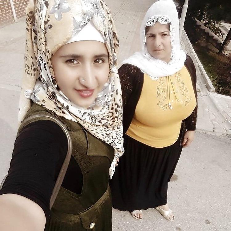 20P Turkish Muslim Mature Hijab - HUGE BOOBS Milf (NON-Porn)