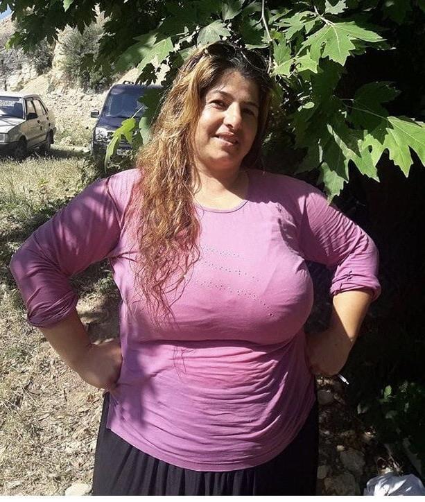 20P Turkish Muslim Mature Hijab - HUGE BOOBS Milf (NON-Porn)