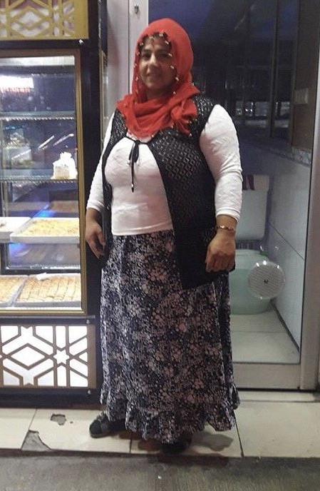 20P Turkish Muslim Mature Hijab - HUGE BOOBS Milf (NON-Porn)