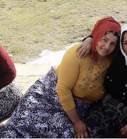 20P Turkish Muslim Mature Hijab - HUGE BOOBS Milf (NON-Porn)