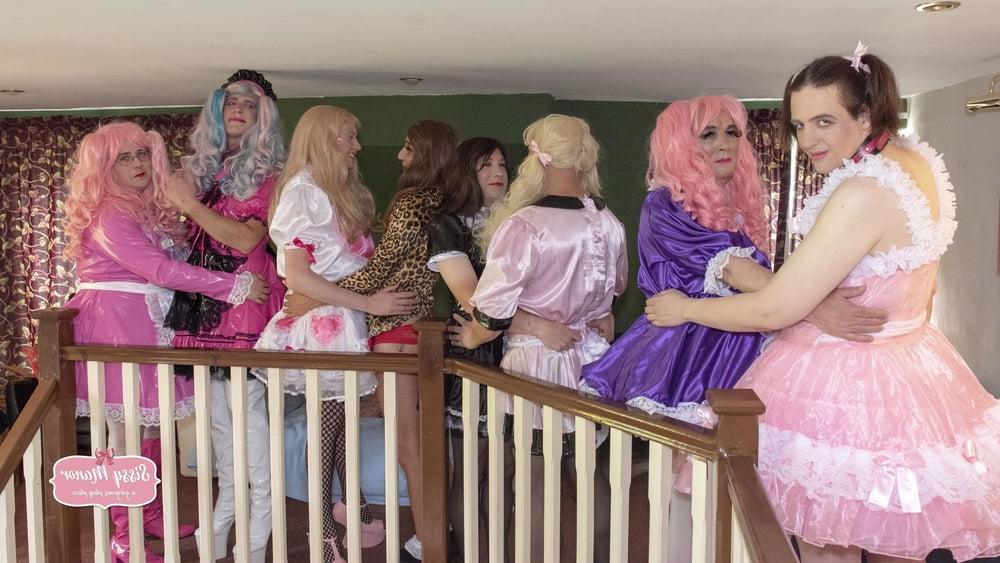25P Sissy Manor (Mega)