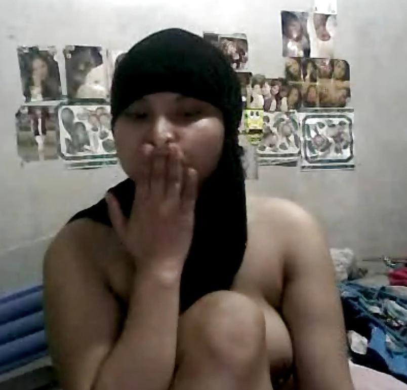 6P Slut arab hijab ass hole