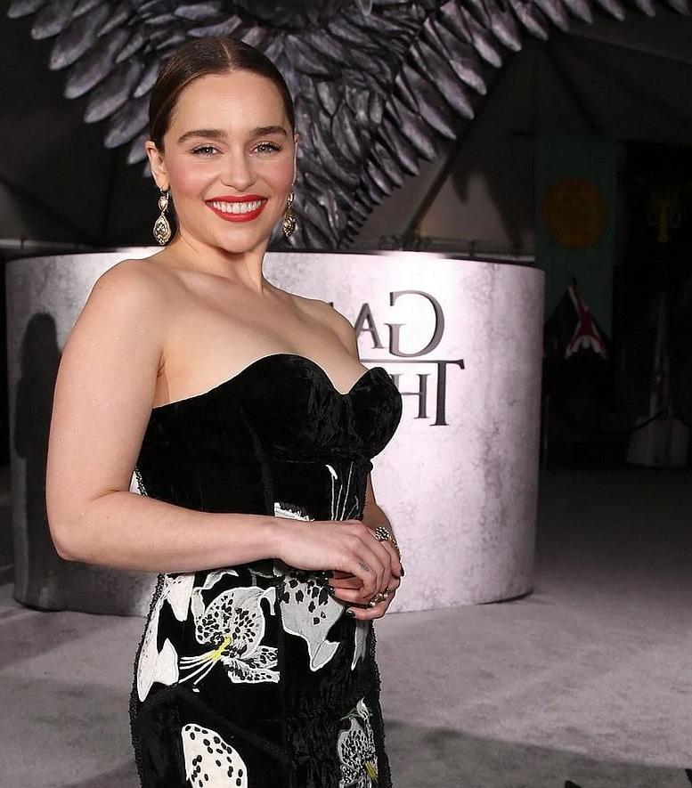 25P Emilia Clarke - from fatty to slim slut