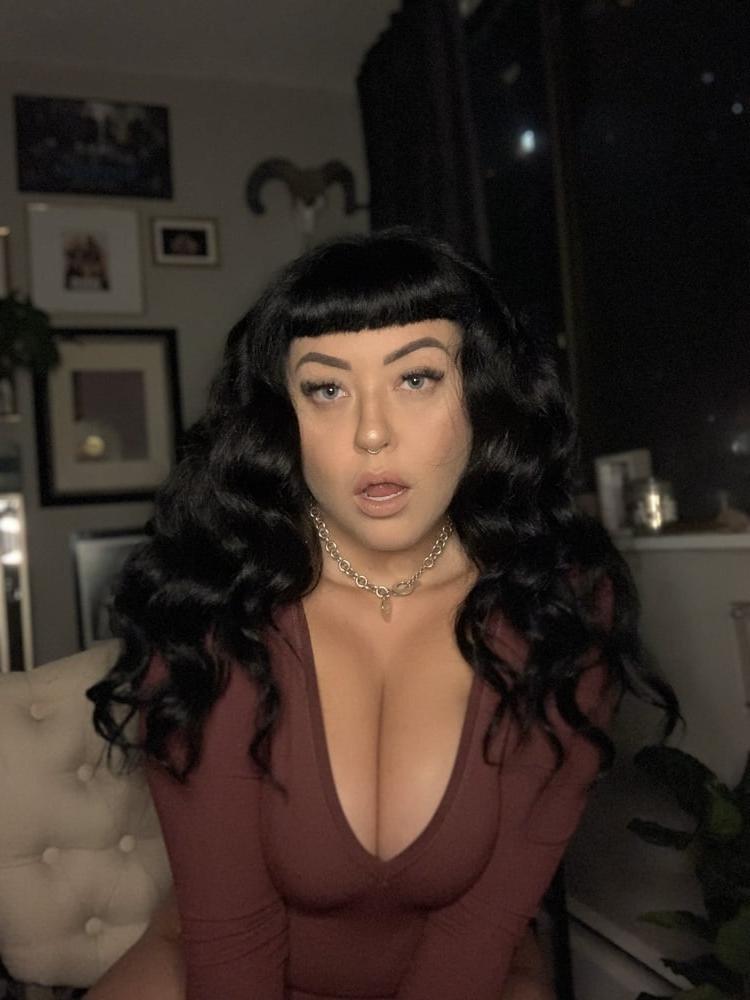 25P Rachel and her huge tits