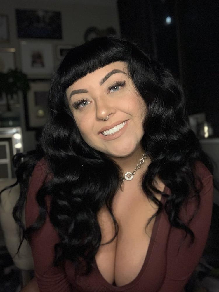 25P Rachel and her huge tits