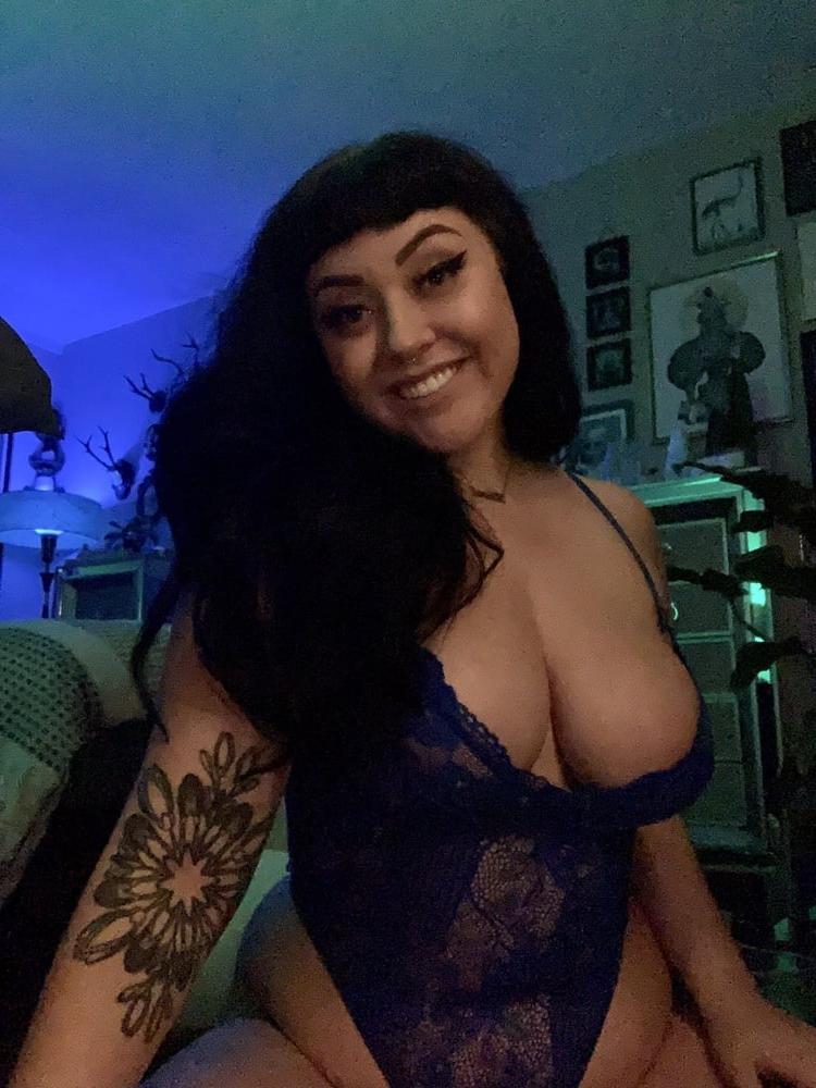 25P Rachel and her huge tits