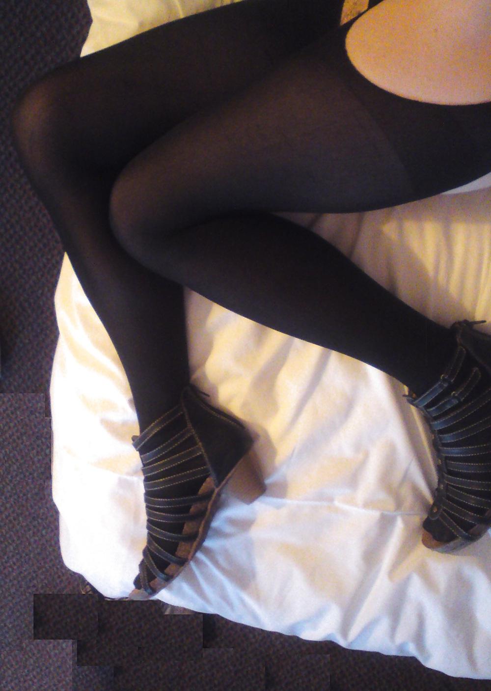 16P Sissy feet n legs