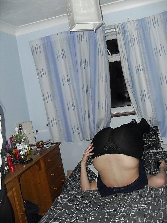 25P Facebook babe with HUGE ass