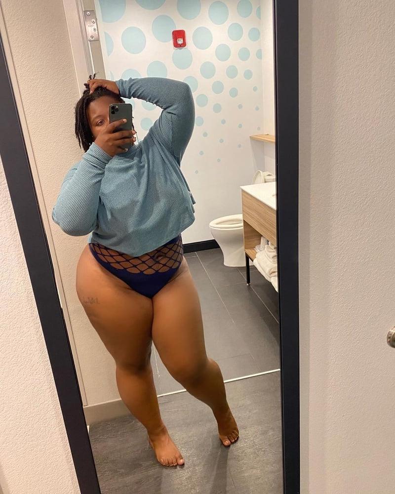 17P My huge ass n titties
