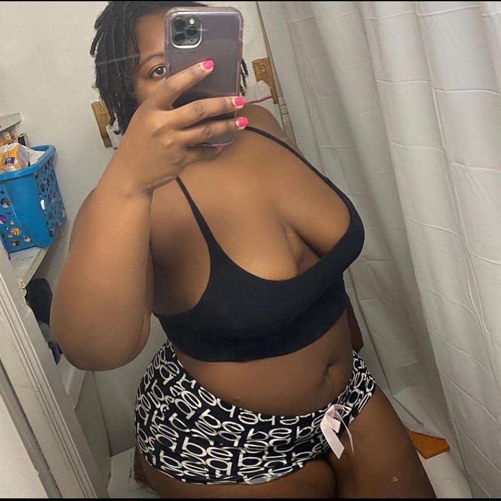 17P My huge ass n titties