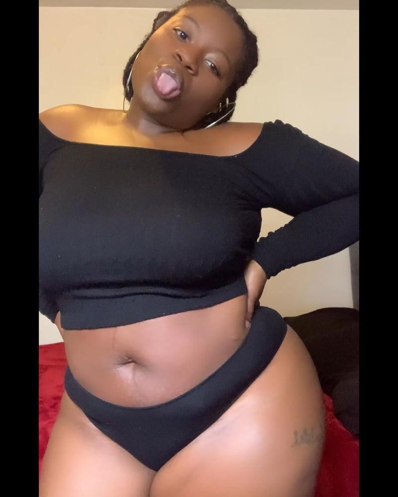 17P My huge ass n titties